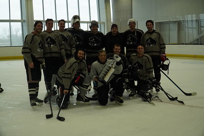 Men’s Ice Hockey Alumni Game